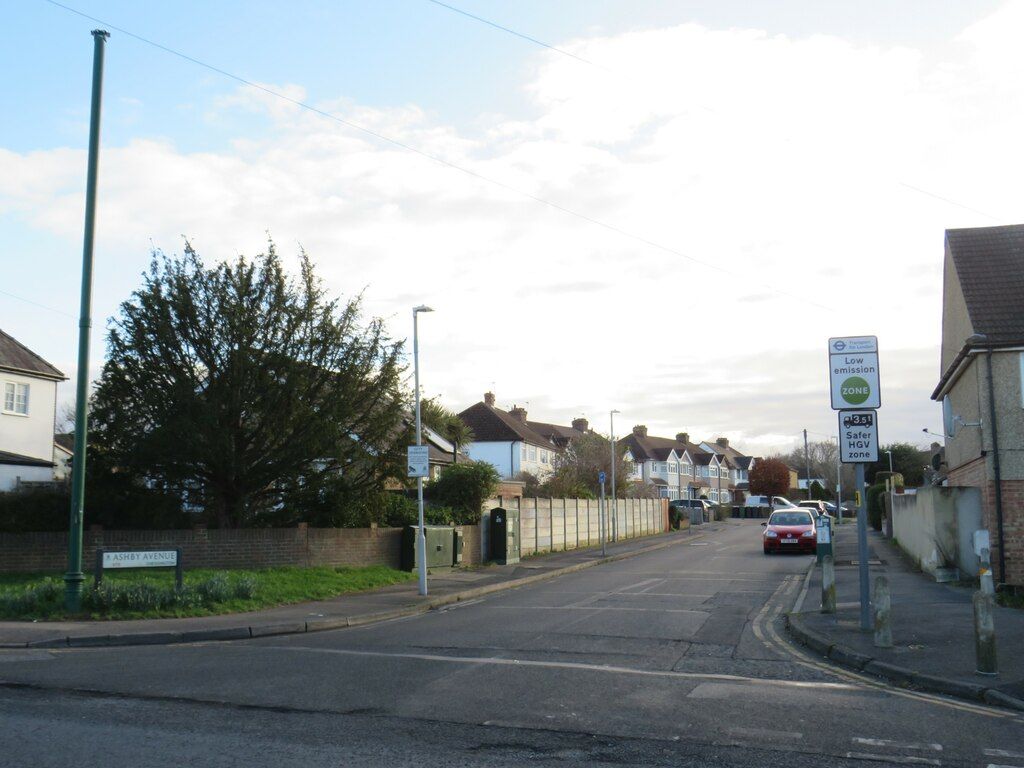 Ashby Avenue, Chessington