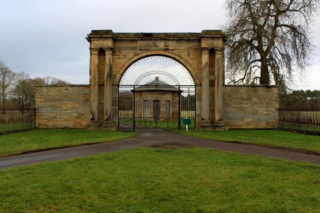 Western Entrance to the Thornton Park Estate