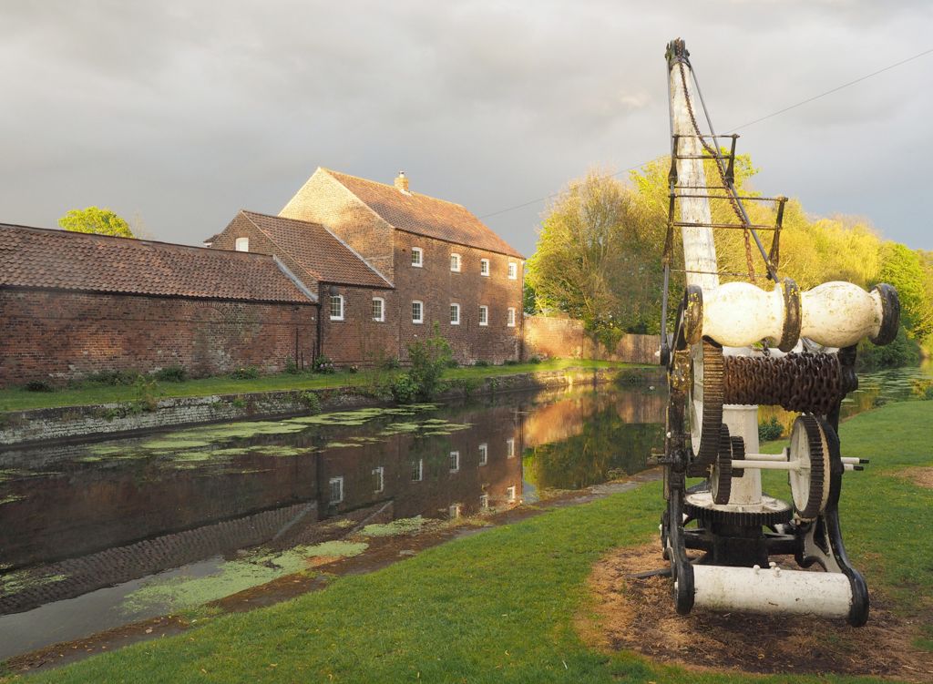 Old Crane beside the Driffield Canal