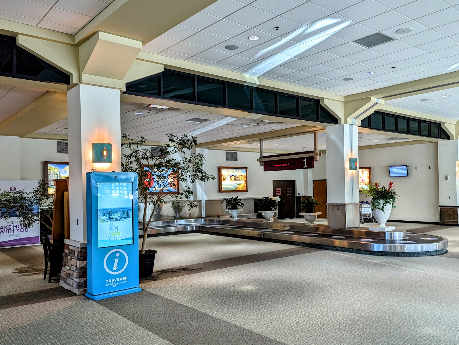 Cherry Capital Airport (TVC) photo