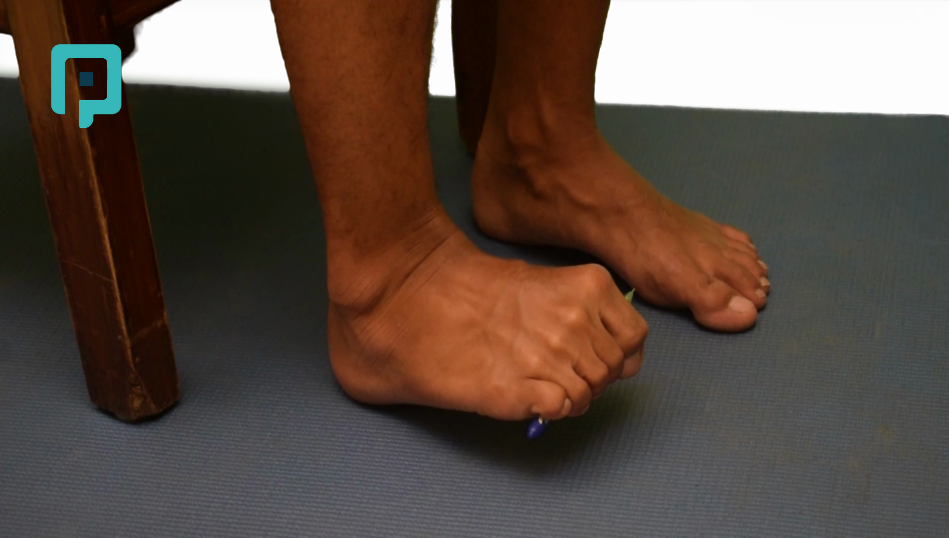 toe curl pen lift exercise - beginner Lower Body exercise