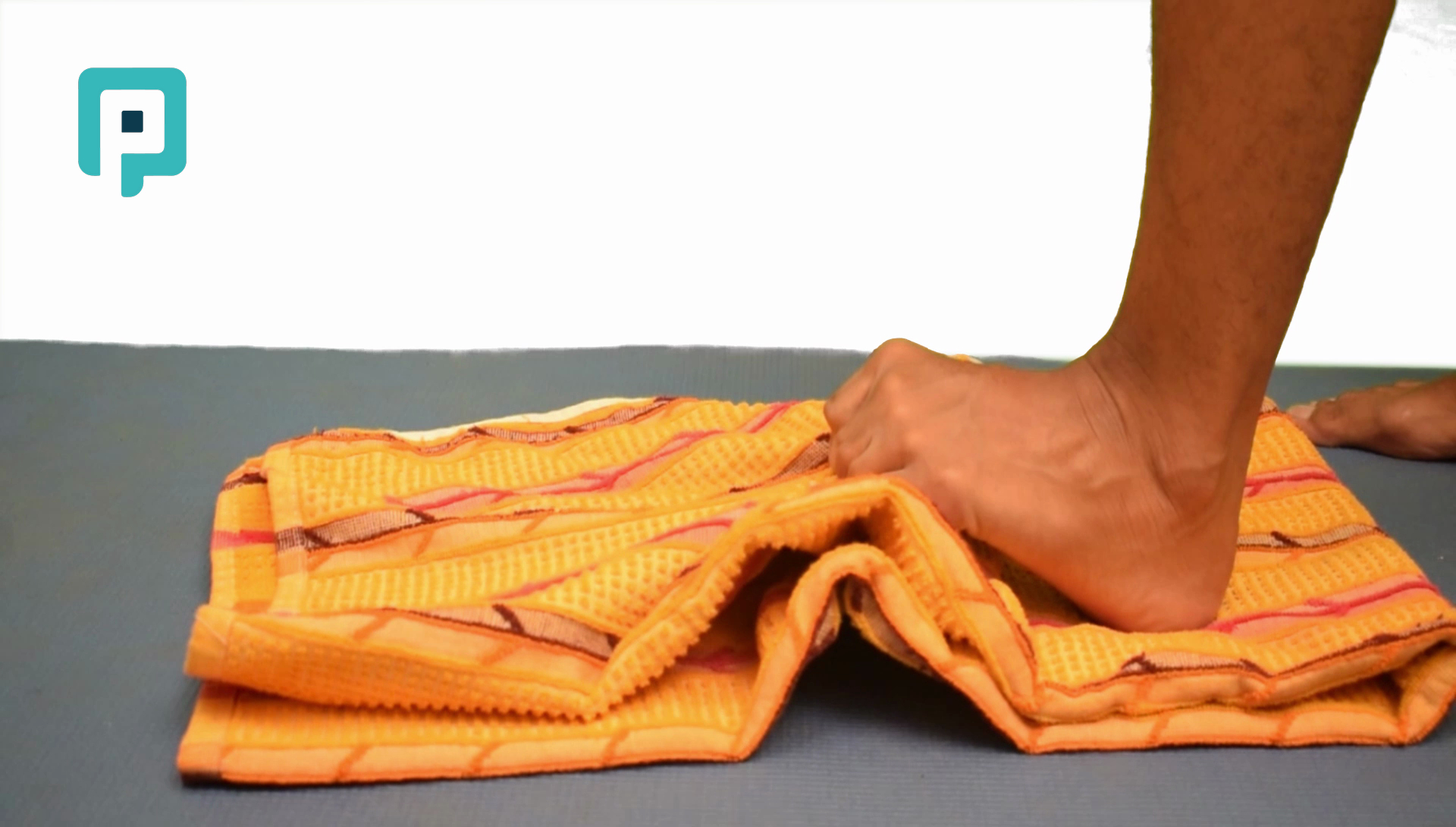 toe curl and lift with towel - beginner Lower Body exercise
