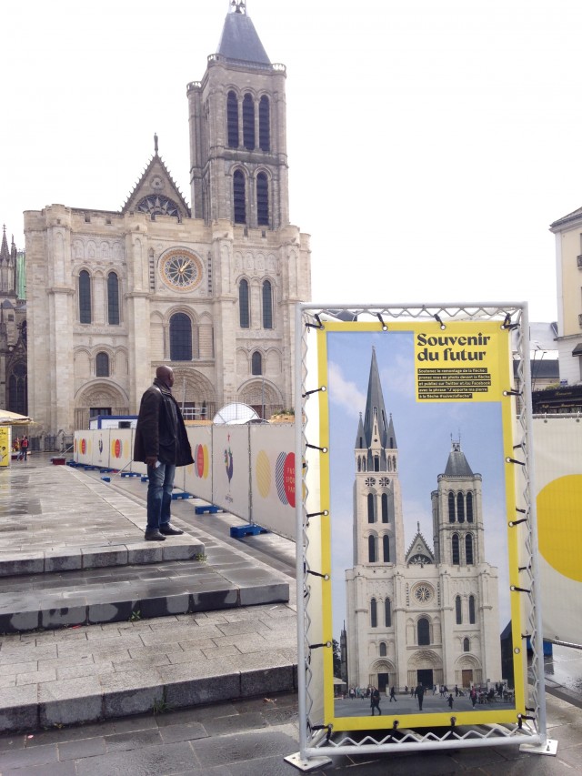 Place de la basilique Saint-Denis / © Jules Simon