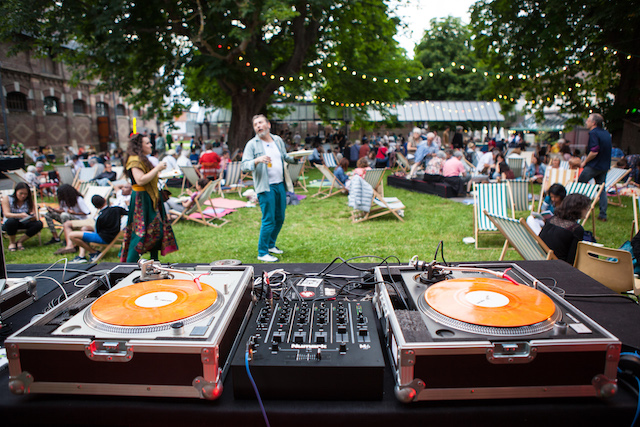 Le festival "L'Eté buissonnier" à la Ferme du buisson à Noisiel, sélectionné dans les 50 sorties de l'été dans le Grand Paris par Enlarge your Paris / © Thierry Guillaume