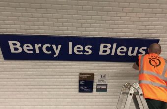 Des stations de métro rebaptisées en hommage aux Bleus