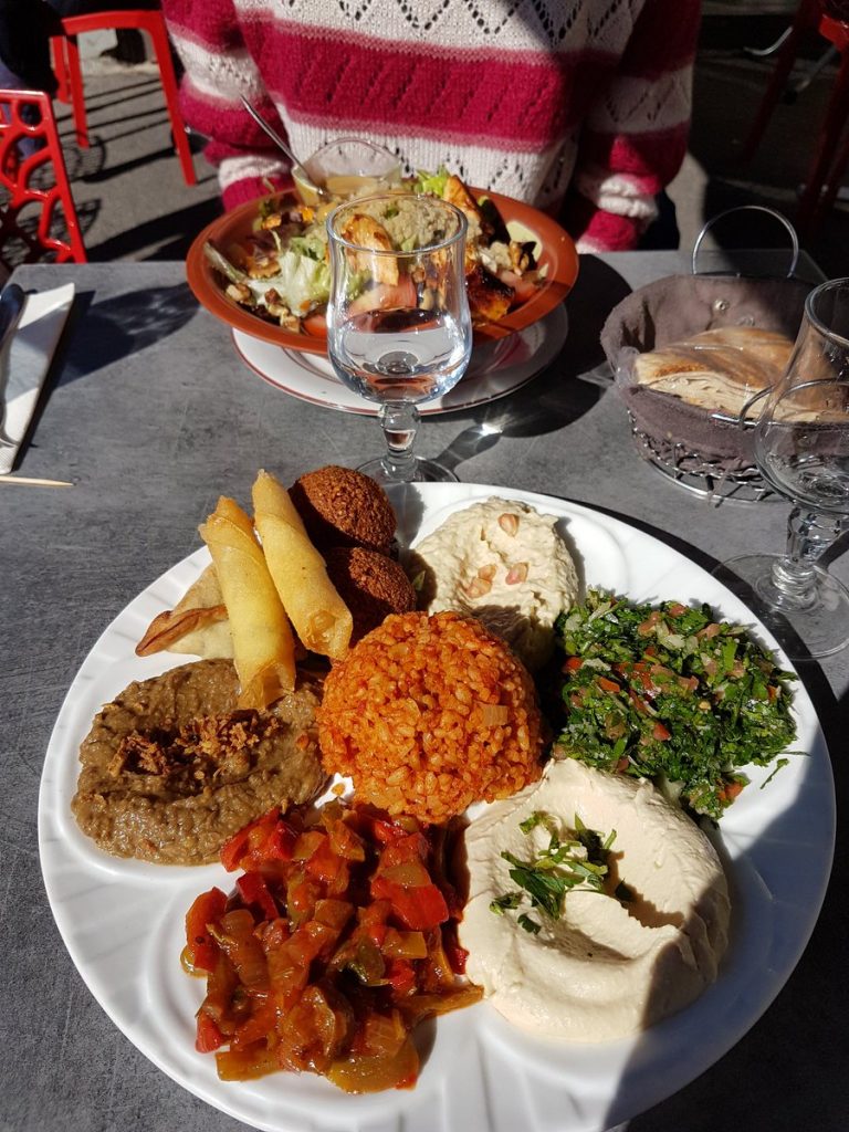 Le restaurant Al Dabké à Ivry / @ Mona Prudhomme pour Enlarge your Paris