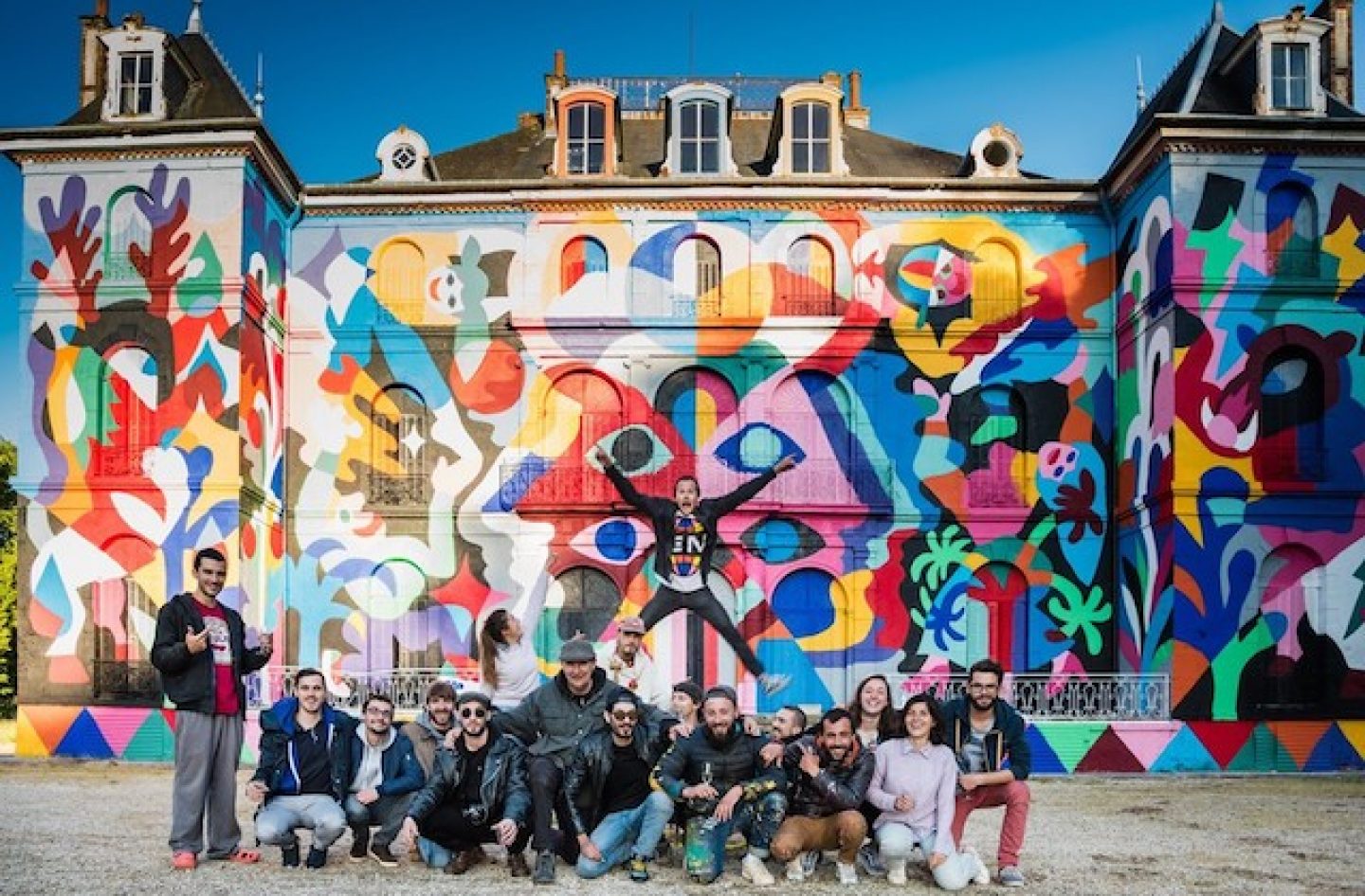 Un Festival Street Art Redonne Des Couleurs A Un Chateau