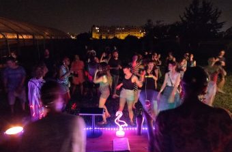 Dancefloor au coeur d’une ferme en permaculture à Saint-Denis