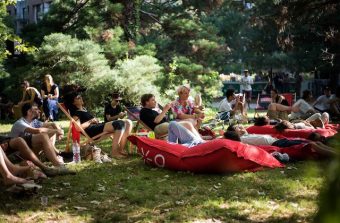 Les Siestes électroniques vous font vous allonger à Pantin