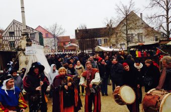 Troubadours et cracheurs de feu vous font passer un week-end médiéval à Provins