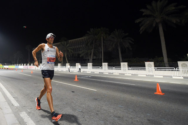 Yohann Diniz lors de l'épreuve de 50 km marche des championnats du monde d'athlétisme à Doha en 2019 / KMSP/FFA