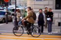 À Paris, le vélo laisse la voiture sur place