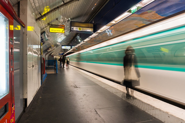 Les quais du métro à Paris / © Barnyz (Creative commons - Flickr)