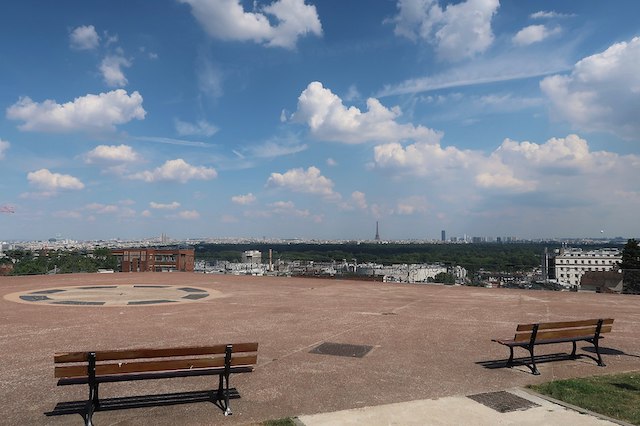 La terrasse du Fécheray sur le Mont Valérien à Suresnes / © Celette (Wikimedia commons)