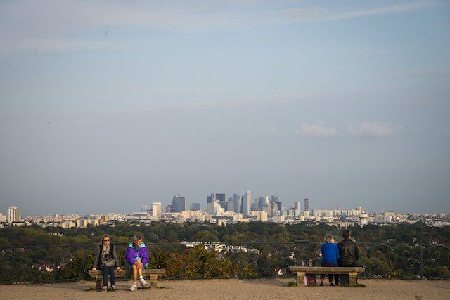 La vue sur La Défense depuis le Grand Parterre du château de Saint-Germain-en-Laye / © Jérômine Derigny pour Enlarge your Paris