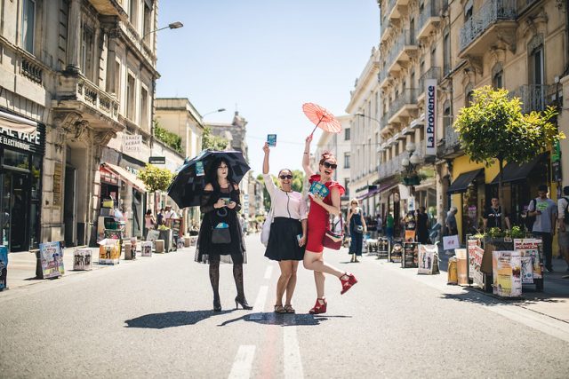 Le festival OFF d'Avignon parade à Paris pour clore l'été