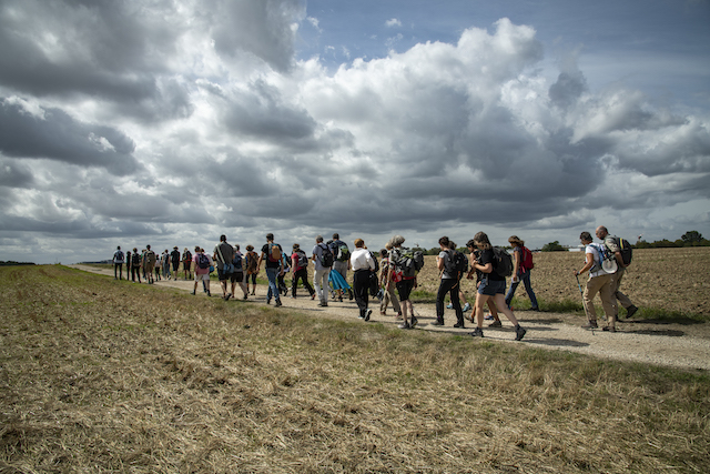 Jour 4. Sur le plateau agricole de Saclay, à proximité de la future gare de Saint_Quentin Est / Jérômine Derigny pour Enlarge your Paris