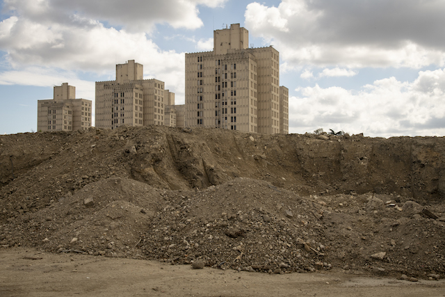 Jour 12. Le Fort d’Aubervilliers en travaux, à proximité de la future gare de la Ligne 15 sud / © Jérômine Derigny pour Enlarge your Paris