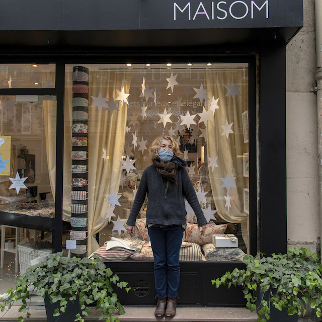 Avec "Maisom" au 27 rue Beaurepaire à Paris (10e), Raphaëlle propose des objets curieux et élégants de sa propre création / © Jérômine Derigny pour Enlarge your Paris