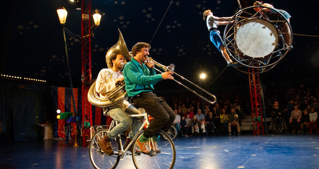 Le collectif Cheptel Aleïkoum se produira à l'Espace cirque d'Antony du 15 au 20 décembre / © Christophe Raynaud de Lage