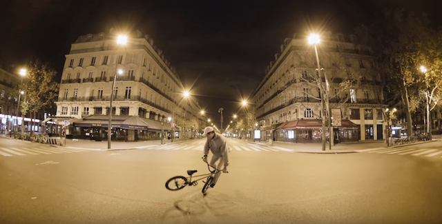 L'octuple champion du monde de BMX Matthias Dandois dans les rues de Paris désertes pour Unlocked Down / DR