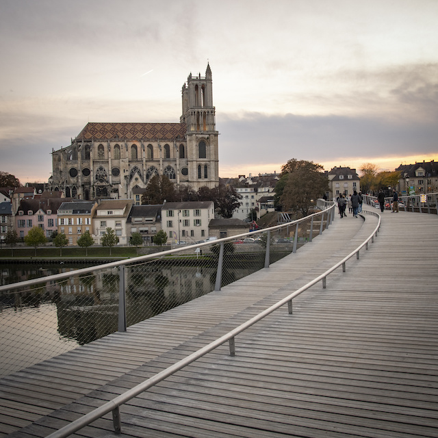 La collégiale Notre-Dame de Mantes-la-Jolie / © Jérômine Derigny pour Enlarge your Paris