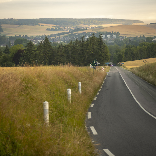 Route de campagne dans le Vexin / © Jérômine Derigny pour Enlarge your Paris