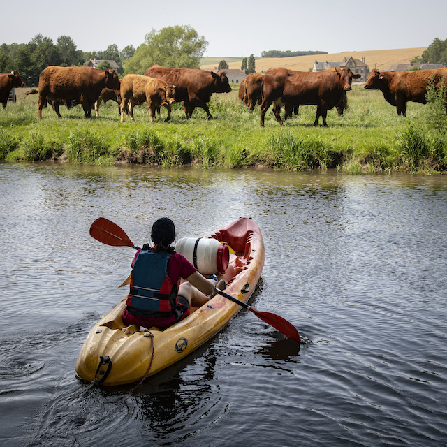 Canoë sur l'Epte, frontière naturelle entre l'Île-de-France et la Normandie / © Jérômine Derigny pour Enlarge your Paris