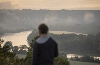 « La norme sociale n’est pas encore de partir en week-end à 40 km de chez soi »