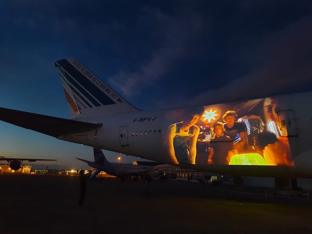 Projection du film E.T sur le Boeing 747 du musée de l'Air et de l'Espace au Bourget / © Musée de l'Air et de l'Espace