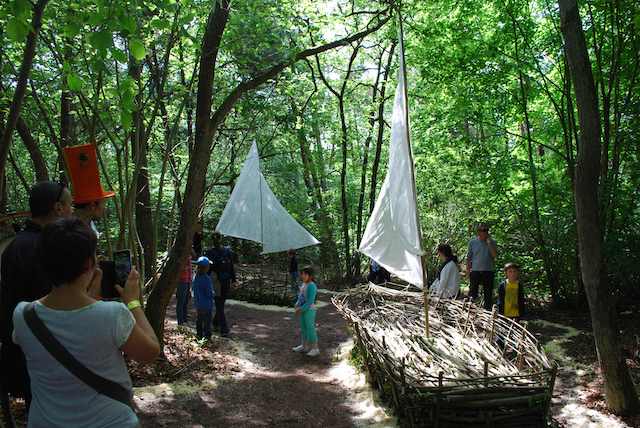 Oeuvre de l'artiste Dany Lof à l'occasion d'une précédente édition du Festival de Land Art de Buthiers en Seine-et-Marne / DR