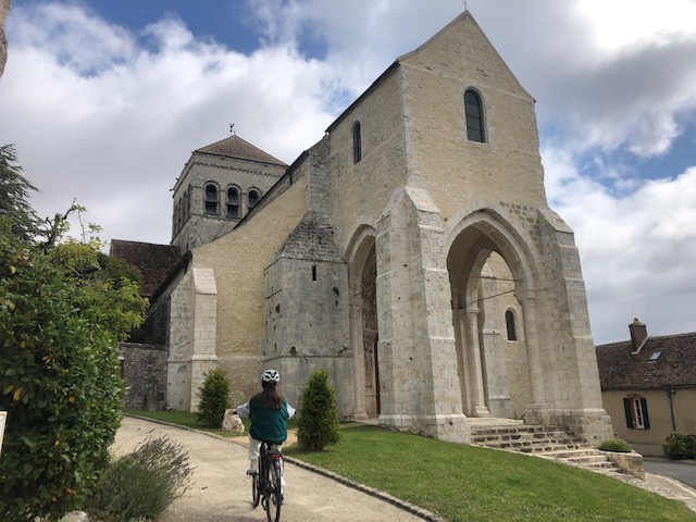 L'église romane de Saint-Loup-de-Naud / © Steve Stillman pour Enlarge your Paris