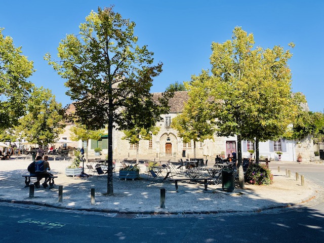 La place du Châtel à Provins / © Mélanie Rostagnat pour Enlarge your Paris