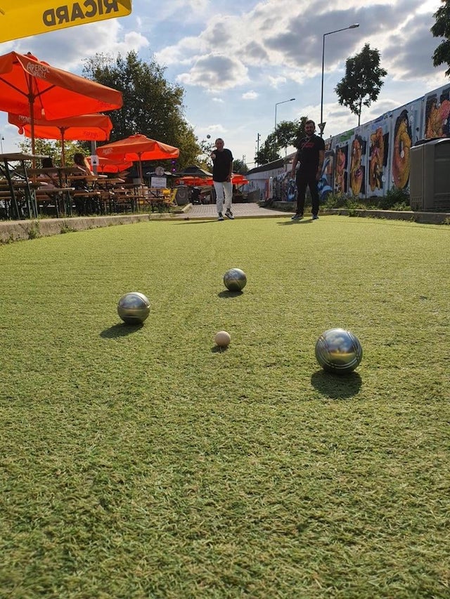 Le terrain de pétanque du Rosa Bonheur à l'Ouest / © Rosa Bonheur