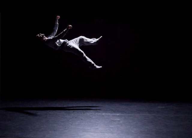 "Aeon, la nuit des temps", spectacle de la compagnie 14:20 où il sera question de troubles sensoriels, de courbure du temps et d'univers parallèles / © Clément Debailleul