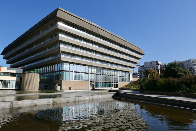 La préfecture du Val-d'Oise à Cergy / @ Mélanie Rostagnat pour Enlarge your Paris