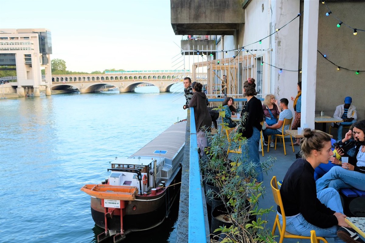 Les Amarres, le nouveau lieu ouvert par les associations Aurore et Yes We Camp à Paris / © Les Amarres