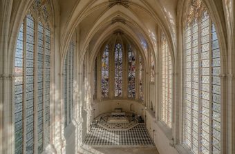 Dancefloor électro sous la nef de la Sainte-Chapelle de Vincennes