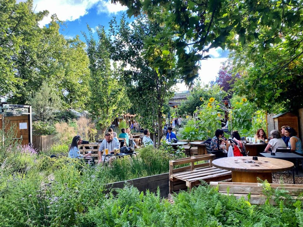 Le Jardin21 sur les bords du canal à la Villette ouvre le restaurant le Jungle à partir du 3 juin / © Jardin21 