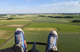 J’ai testé le paramoteur dans le ciel du Grand Paris