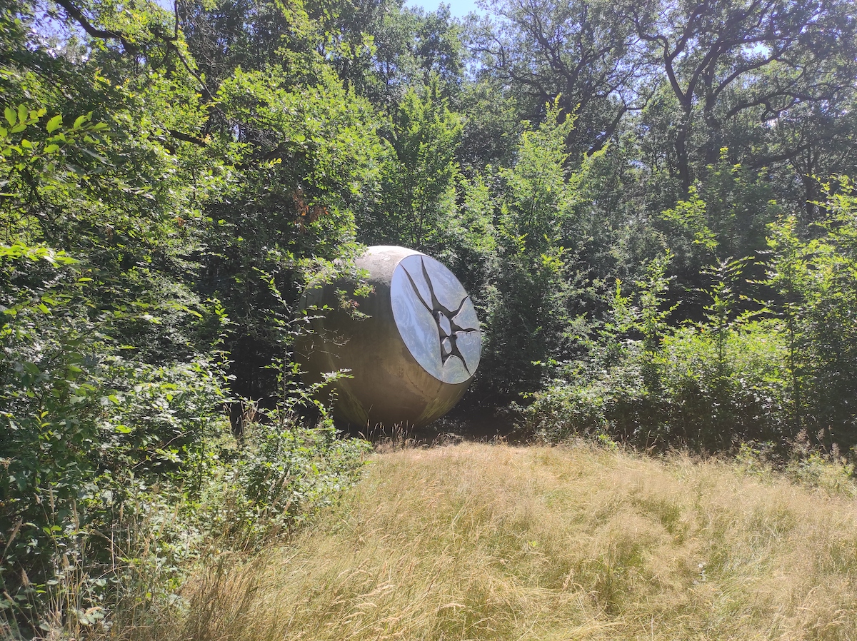 L'une des sculpture du parc de la Faisanderie de Sénart / © Joséphine Lebard pour Enlarge your Paris