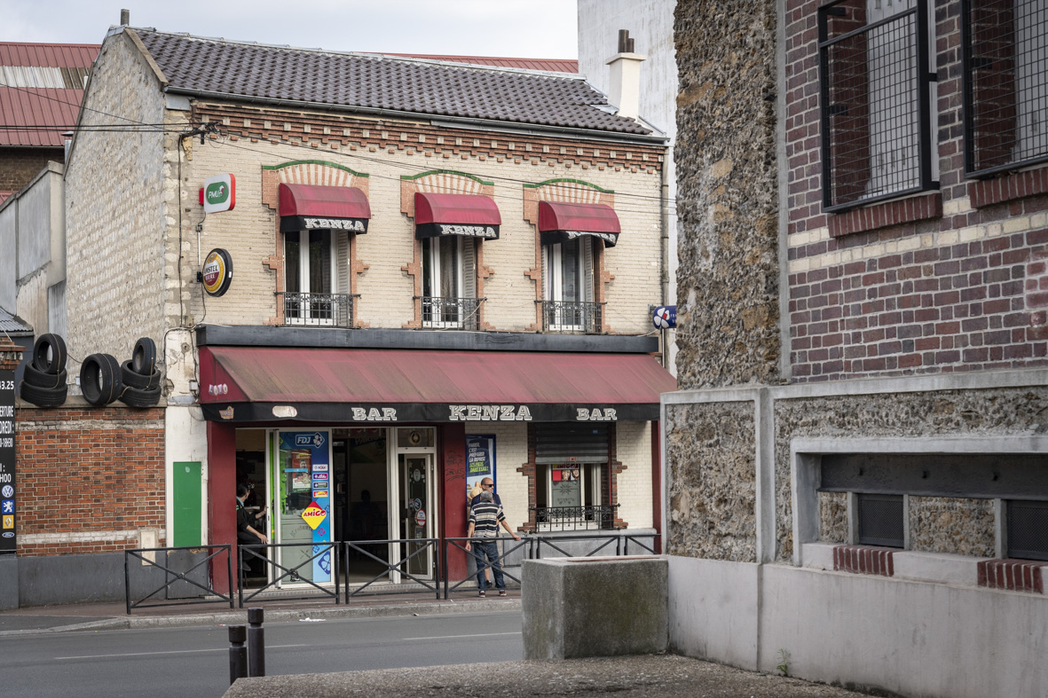 Dans le rues de La Courneuve / © Jérômine Derigny pour Enlarge your Paris