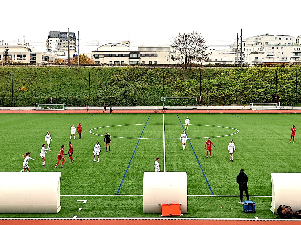 Le GPSO Issy, qui évolue en D2, est le seul club de foot exclusivement féminin en Île-de-France / © Rémi Belot pour Enlarge your Paris