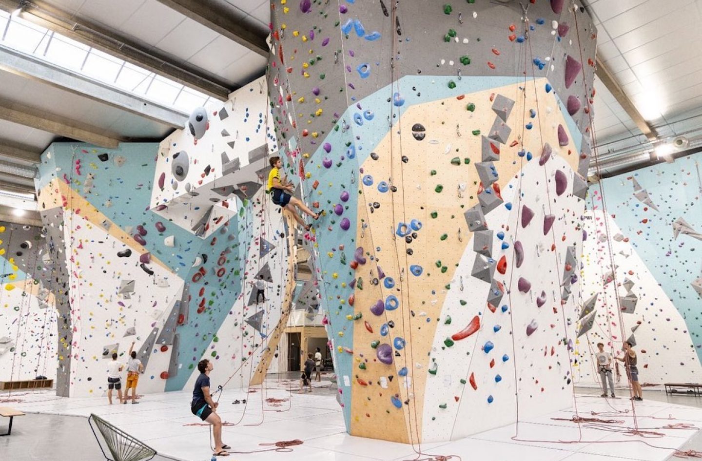 LA PLUS GROSSE SALLE DE SPORT AU MONDE !! 