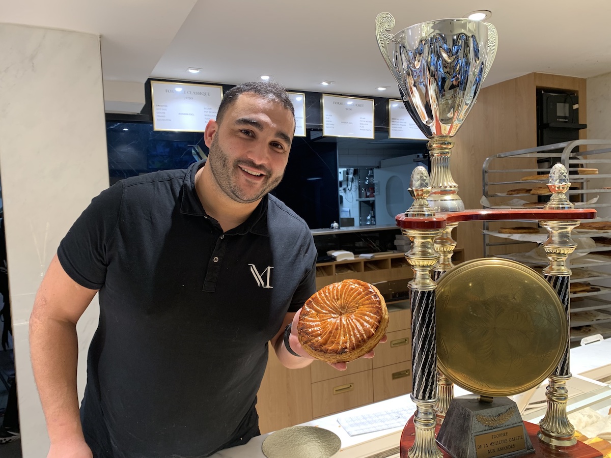 Akim Bouhadda, fondateur de la Maison Marquise à Chevilly-Larue dans le Val-de-Marne, a été récompensé du prix de la meilleure galette d'Île-de-France 2023 / © Virginie Jannière pour Enlarge your Paris 