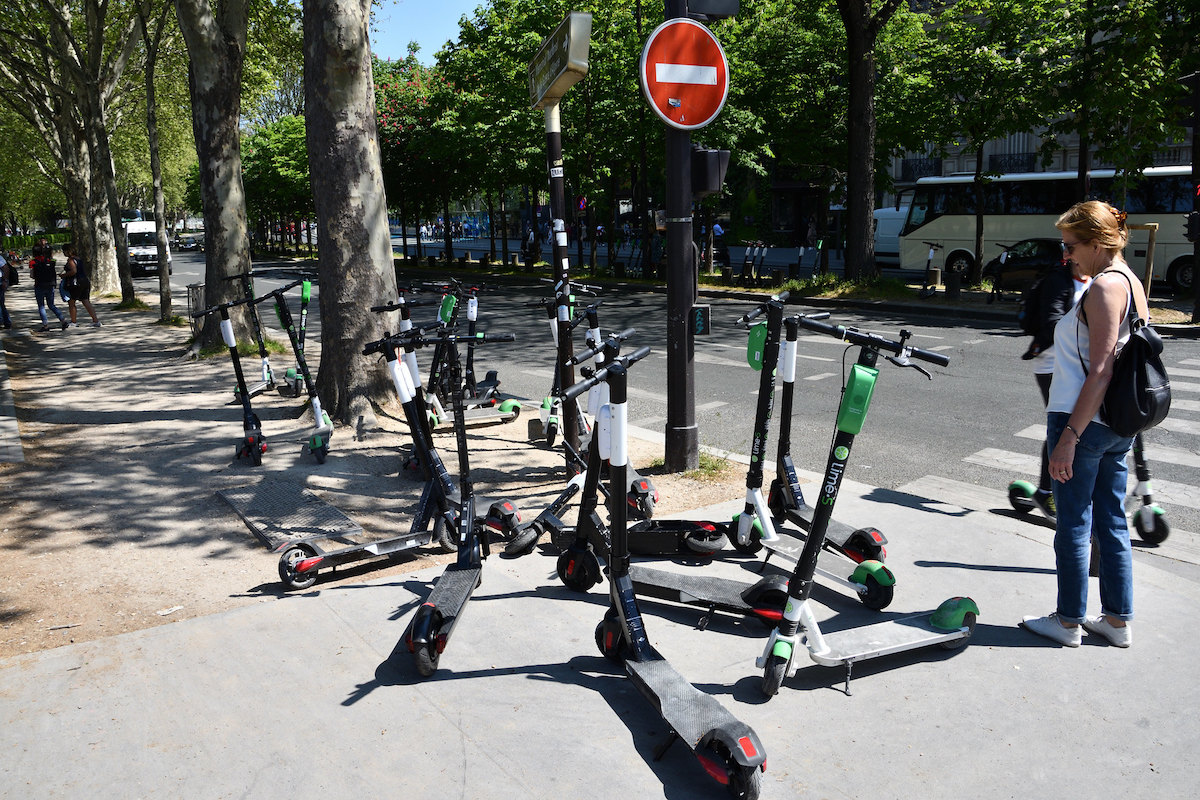 Trottinettes en libre-service à Paris / © Martin_Vmorris (Creative commons - Flickr)