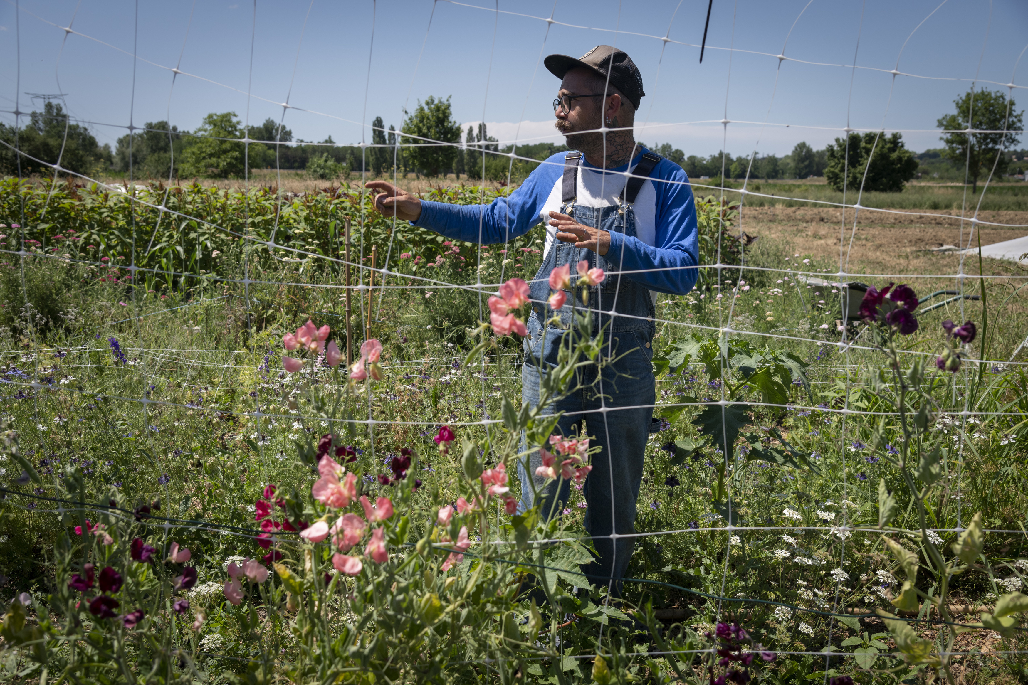 Camille Rabal, en espace test agricole, veut lancer sa ferme horticole et maraîchère au 100e Singe à Toulouse / © Jéromine Derigny pour Enlarge your Paris