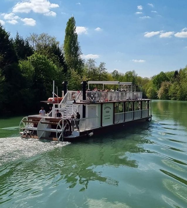 Jusqu'au 1er mai, des mini-croisières sont organisées sur la Marne à bord d'un bateau à roue / © Coulommiers Pays de Brie Tourisme