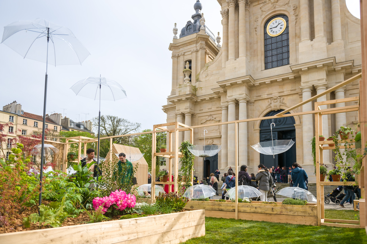 Le festival Esprit Jardin sur la place de la cathédrale Saint-Louis à Versailles / © Pierrick Daul