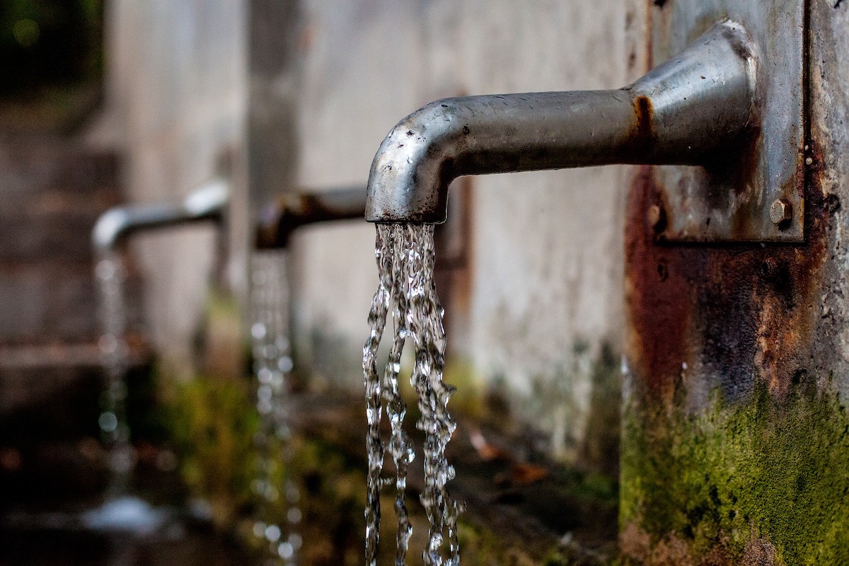 En France, environ 50 % de l'eau est gérée publiquement / © Pixabay